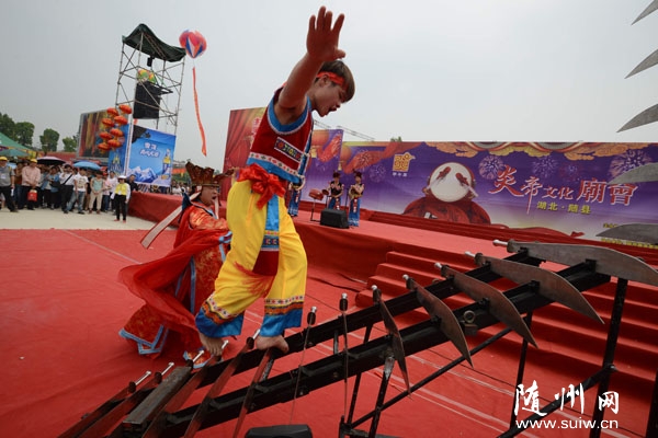 �׵����r�Ļ��R����Ӱ������^�����ϵ���